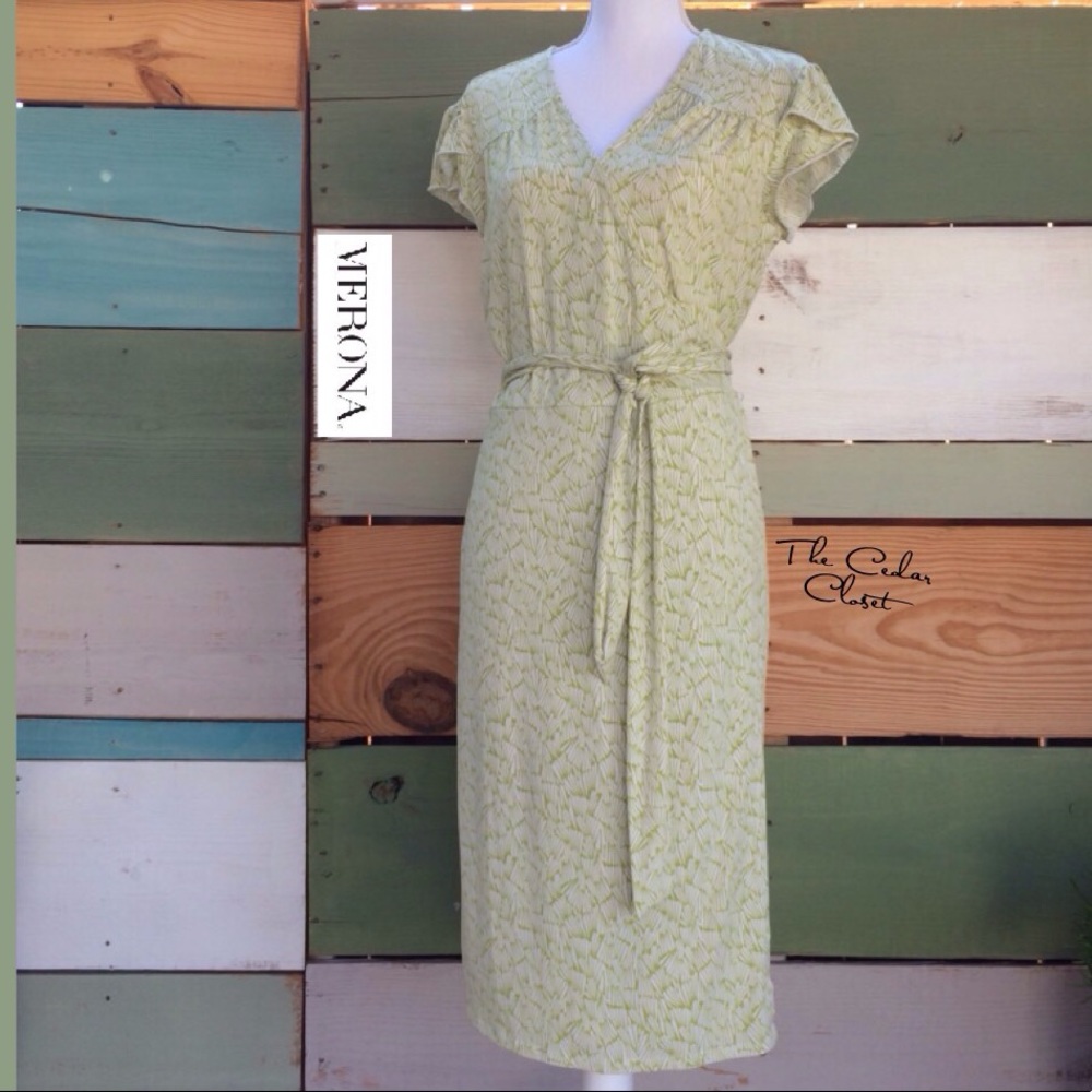 ⤵️🎈PRICE DROP 🎈⤵️ MERONA Wrap dress L Pale green